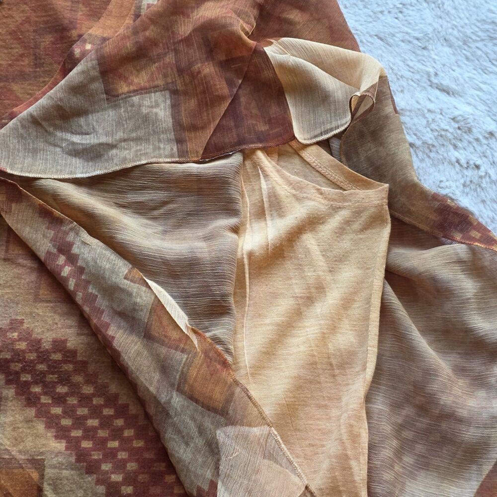Ransom Geometric Rust and Tan Sheer V-Neck Blouse - Picture 8 of 12